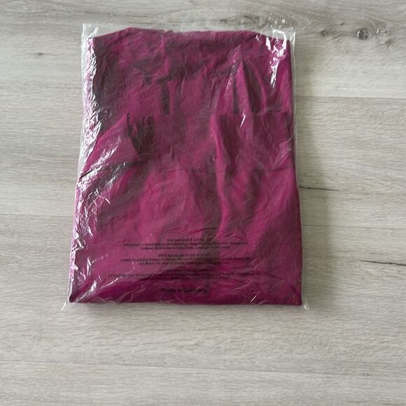 Express Silky Soft Fitted Crew Neck Sweater Berry XL NWT - Picture 9 of 9